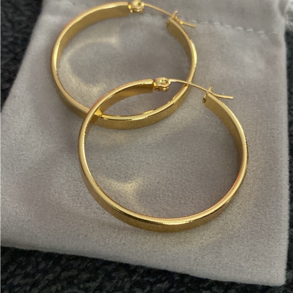 Elegant Gold Hoop Earrings - Picture 2 of 3